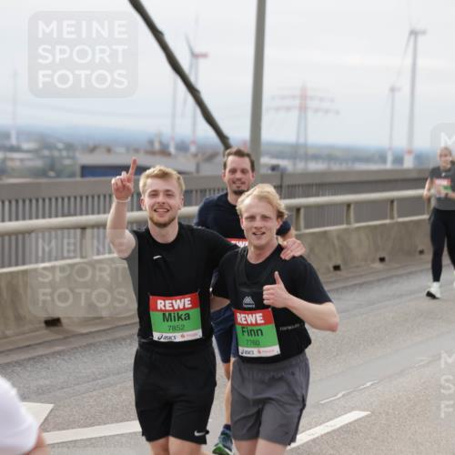 03.10.2025 - Köhlbrandbrückenlauf Jannik Wohlers http://msf.ph/oto/9150531 03.10.2025 15:55:58 Position 1 7852, 7760 meine-sportfotos.de