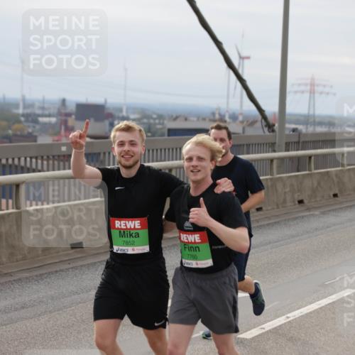 03.10.2025 - Köhlbrandbrückenlauf Jannik Wohlers http://msf.ph/oto/9150542 03.10.2025 15:55:59 Position 1 7852, 7760 meine-sportfotos.de