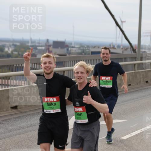 03.10.2025 - Köhlbrandbrückenlauf Jannik Wohlers http://msf.ph/oto/9150548 03.10.2025 15:55:59 Position 1 7852, 7760, 7770 meine-sportfotos.de