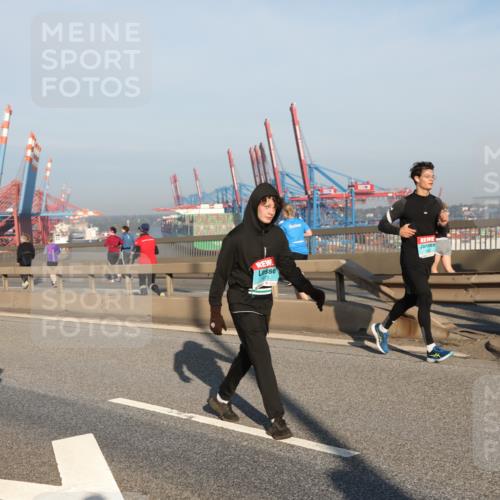 03.10.2025 - Köhlbrandbrückenlauf Yannick Fuchs http://msf.ph/oto/9150550 03.10.2025 08:42:40 Position 2 819 meine-sportfotos.de