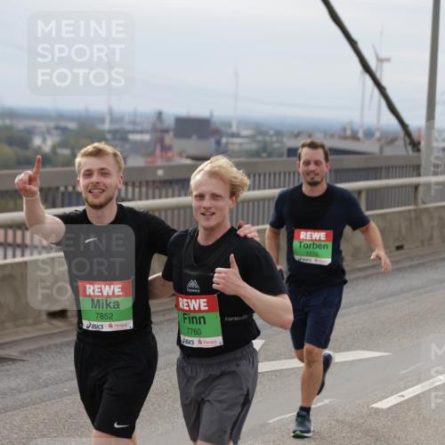 03.10.2025 - Köhlbrandbrückenlauf Jannik Wohlers http://msf.ph/oto/9150551 03.10.2025 15:55:59 Position 1 7852, 7760, 7770 meine-sportfotos.de