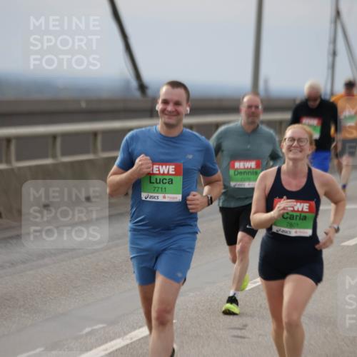 03.10.2025 - Köhlbrandbrückenlauf Jannik Wohlers http://msf.ph/oto/9150563 03.10.2025 15:56:01 Position 1 7711, 7375, 7801 meine-sportfotos.de