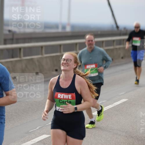 03.10.2025 - Köhlbrandbrückenlauf Jannik Wohlers http://msf.ph/oto/9150595 03.10.2025 15:56:04 Position 1 7711 meine-sportfotos.de