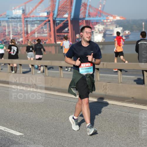 03.10.2025 - Köhlbrandbrückenlauf Yannick Fuchs http://msf.ph/oto/9150602 03.10.2025 08:42:49 Position 2 37, 1506 meine-sportfotos.de