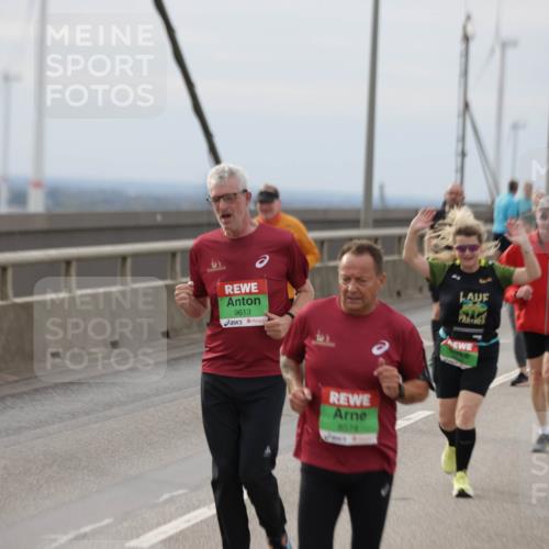 03.10.2025 - Köhlbrandbrückenlauf Jannik Wohlers http://msf.ph/oto/9150610 03.10.2025 15:56:07 Position 1 30, 9613, 8574 meine-sportfotos.de