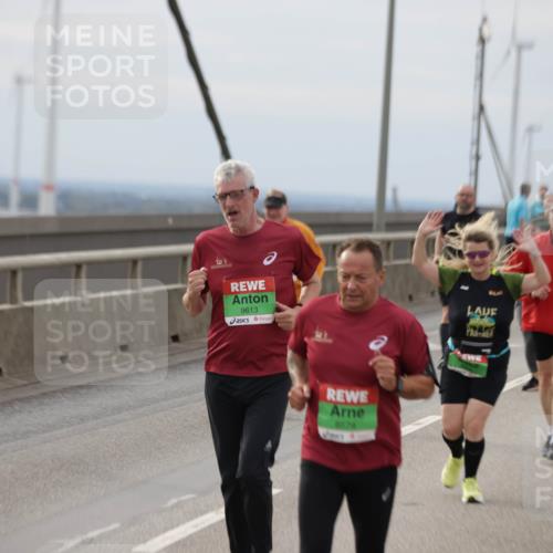 03.10.2025 - Köhlbrandbrückenlauf Jannik Wohlers http://msf.ph/oto/9150612 03.10.2025 15:56:07 Position 1 9613 meine-sportfotos.de