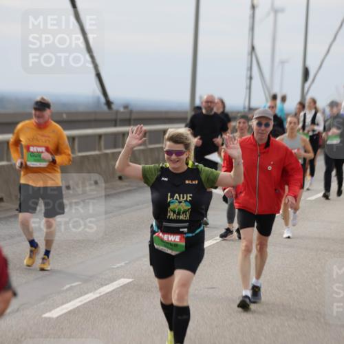 03.10.2025 - Köhlbrandbrückenlauf Jannik Wohlers http://msf.ph/oto/9150629 03.10.2025 15:56:09 Position 1  meine-sportfotos.de