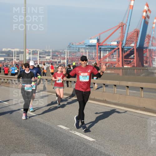 03.10.2025 - Köhlbrandbrückenlauf Yannick Fuchs http://msf.ph/oto/9150639 03.10.2025 08:42:56 Position 2 2696 meine-sportfotos.de