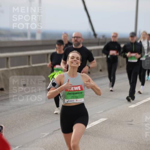03.10.2025 - Köhlbrandbrückenlauf Jannik Wohlers http://msf.ph/oto/9150658 03.10.2025 15:56:13 Position 1 7779 meine-sportfotos.de