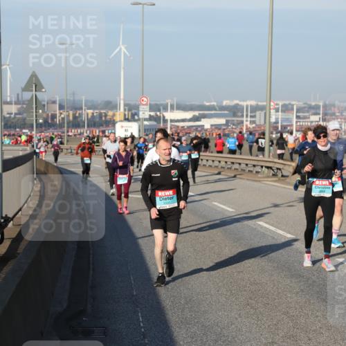 03.10.2025 - Köhlbrandbrückenlauf Yannick Fuchs http://msf.ph/oto/9150659 03.10.2025 08:42:57 Position 2 3320, 2814 meine-sportfotos.de