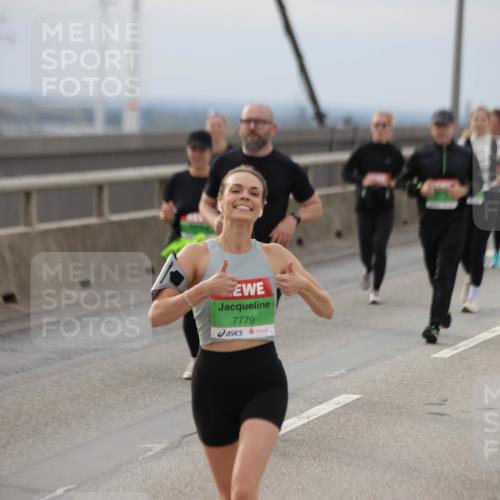 03.10.2025 - Köhlbrandbrückenlauf Jannik Wohlers http://msf.ph/oto/9150660 03.10.2025 15:56:13 Position 1 7779 meine-sportfotos.de