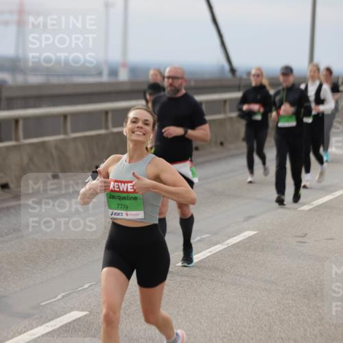 03.10.2025 - Köhlbrandbrückenlauf Jannik Wohlers http://msf.ph/oto/9150668 03.10.2025 15:56:13 Position 1 7779 meine-sportfotos.de