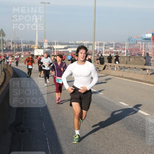 03.10.2025 - Köhlbrandbrückenlauf Yannick Fuchs http://msf.ph/oto/9150691 03.10.2025 08:43:00 Position 2  meine-sportfotos.de