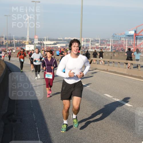 03.10.2025 - Köhlbrandbrückenlauf Yannick Fuchs http://msf.ph/oto/9150695 03.10.2025 08:43:00 Position 2  meine-sportfotos.de