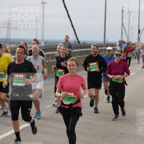 03.10.2025 - Köhlbrandbrückenlauf Jannik Wohlers http://msf.ph/oto/9150748 03.10.2025 15:56:27 Position 1 8887, 8406, 608, 9729, 8125, 7536 meine-sportfotos.de