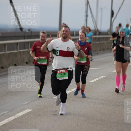03.10.2025 - Köhlbrandbrückenlauf Jannik Wohlers http://msf.ph/oto/9150780 03.10.2025 15:56:31 Position 1 13, 9498, 7694 meine-sportfotos.de