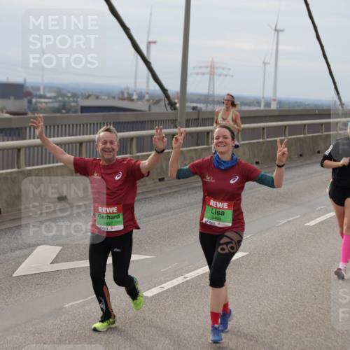 03.10.2025 - Köhlbrandbrückenlauf Jannik Wohlers http://msf.ph/oto/9150808 03.10.2025 15:56:36 Position 1 9497, 9498 meine-sportfotos.de