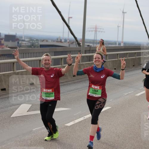 03.10.2025 - Köhlbrandbrückenlauf Jannik Wohlers http://msf.ph/oto/9150809 03.10.2025 15:56:36 Position 1 9497, 9498 meine-sportfotos.de