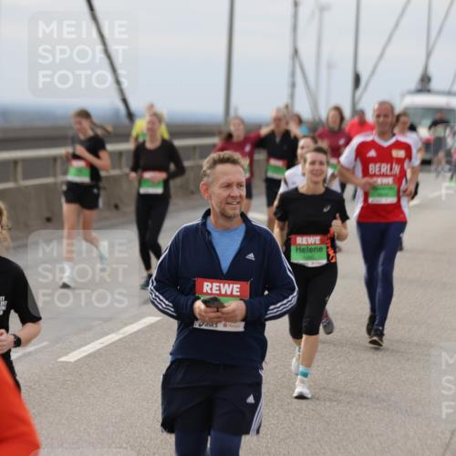 03.10.2025 - Köhlbrandbrückenlauf Jannik Wohlers http://msf.ph/oto/9150822 03.10.2025 15:56:38 Position 1 8096 meine-sportfotos.de