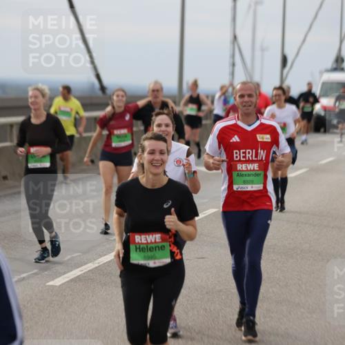 03.10.2025 - Köhlbrandbrückenlauf Jannik Wohlers http://msf.ph/oto/9150828 03.10.2025 15:56:40 Position 1 8595, 8929 meine-sportfotos.de