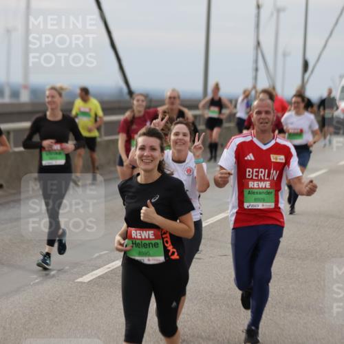 03.10.2025 - Köhlbrandbrückenlauf Jannik Wohlers http://msf.ph/oto/9150832 03.10.2025 15:56:40 Position 1 60, 8929, 8595 meine-sportfotos.de