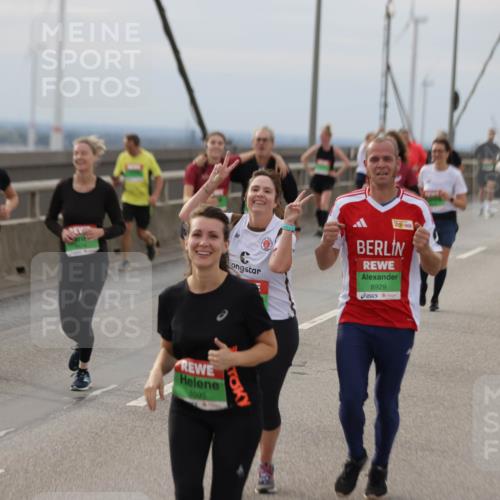 03.10.2025 - Köhlbrandbrückenlauf Jannik Wohlers http://msf.ph/oto/9150834 03.10.2025 15:56:40 Position 1 8929, 8505 meine-sportfotos.de