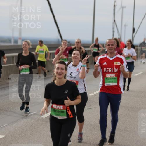 03.10.2025 - Köhlbrandbrückenlauf Jannik Wohlers http://msf.ph/oto/9150835 03.10.2025 15:56:40 Position 1 8929, 8005 meine-sportfotos.de