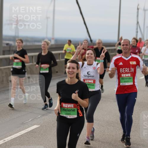 03.10.2025 - Köhlbrandbrückenlauf Jannik Wohlers http://msf.ph/oto/9150841 03.10.2025 15:56:41 Position 1 30, 8929, 8595 meine-sportfotos.de