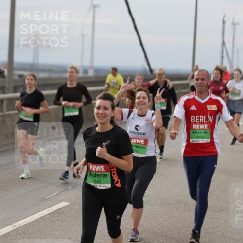 03.10.2025 - Köhlbrandbrückenlauf Jannik Wohlers http://msf.ph/oto/9150843 03.10.2025 15:56:41 Position 1 930, 8929, 8595 meine-sportfotos.de