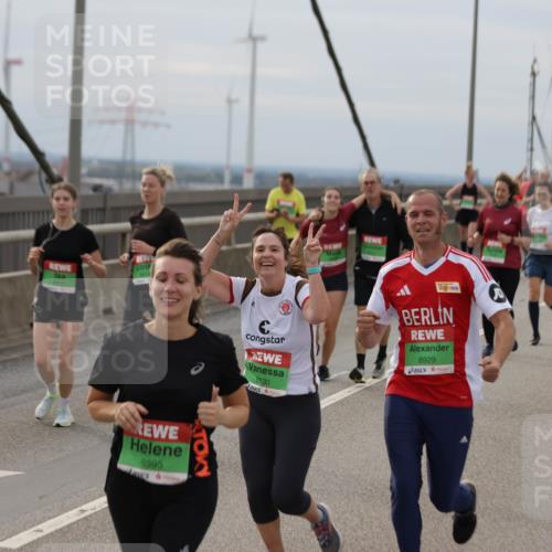 03.10.2025 - Köhlbrandbrückenlauf Jannik Wohlers http://msf.ph/oto/9150845 03.10.2025 15:56:41 Position 1 8595, 8930, 8929 meine-sportfotos.de