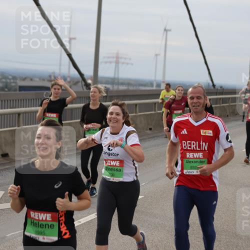 03.10.2025 - Köhlbrandbrückenlauf Jannik Wohlers http://msf.ph/oto/9150855 03.10.2025 15:56:42 Position 1 8595, 930, 8929 meine-sportfotos.de