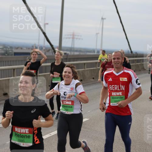 03.10.2025 - Köhlbrandbrückenlauf Jannik Wohlers http://msf.ph/oto/9150856 03.10.2025 15:56:42 Position 1 8595, 8930, 8929 meine-sportfotos.de