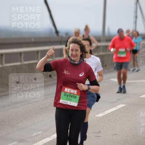 03.10.2025 - Köhlbrandbrückenlauf Jannik Wohlers http://msf.ph/oto/9150860 03.10.2025 15:56:44 Position 1 7730 meine-sportfotos.de
