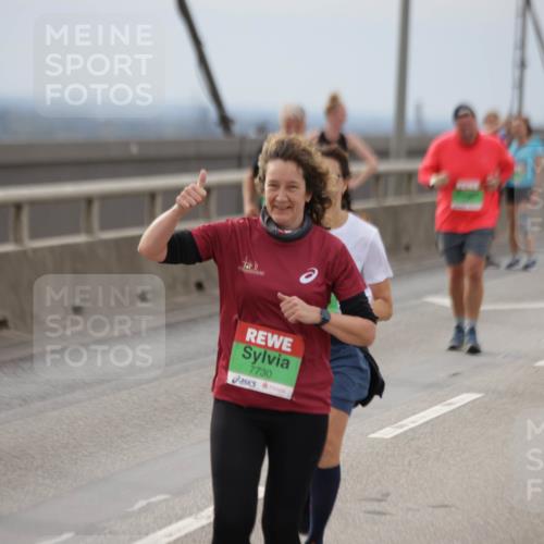 03.10.2025 - Köhlbrandbrückenlauf Jannik Wohlers http://msf.ph/oto/9150861 03.10.2025 15:56:44 Position 1 7730 meine-sportfotos.de