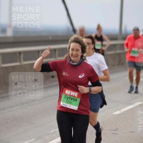 03.10.2025 - Köhlbrandbrückenlauf Jannik Wohlers http://msf.ph/oto/9150867 03.10.2025 15:56:44 Position 1 7730 meine-sportfotos.de