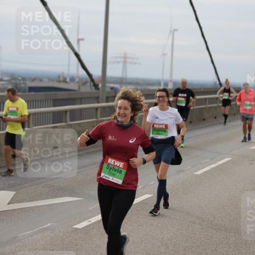 03.10.2025 - Köhlbrandbrückenlauf Jannik Wohlers http://msf.ph/oto/9150876 03.10.2025 15:56:46 Position 1 7730 meine-sportfotos.de