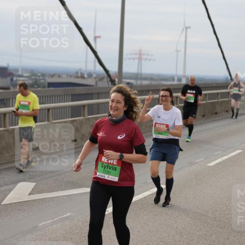03.10.2025 - Köhlbrandbrückenlauf Jannik Wohlers http://msf.ph/oto/9150880 03.10.2025 15:56:46 Position 1 7730 meine-sportfotos.de