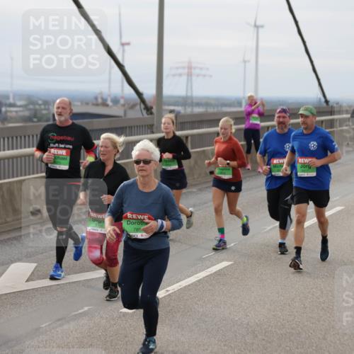 03.10.2025 - Köhlbrandbrückenlauf Jannik Wohlers http://msf.ph/oto/9150969 03.10.2025 15:57:01 Position 1 8166, 7853, 8417 meine-sportfotos.de