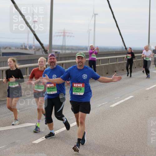03.10.2025 - Köhlbrandbrückenlauf Jannik Wohlers http://msf.ph/oto/9150979 03.10.2025 15:57:02 Position 1 9616, 8311, 8417 meine-sportfotos.de