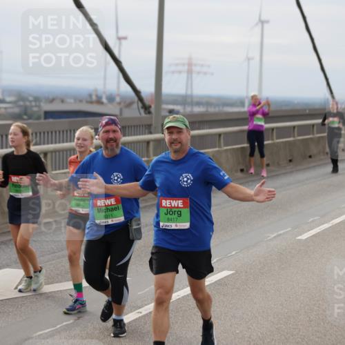 03.10.2025 - Köhlbrandbrückenlauf Jannik Wohlers http://msf.ph/oto/9150984 03.10.2025 15:57:03 Position 1 9616, 8311, 8417 meine-sportfotos.de