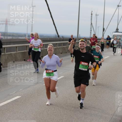 03.10.2025 - Köhlbrandbrückenlauf Jannik Wohlers http://msf.ph/oto/9151004 03.10.2025 15:57:06 Position 1 7960, 7981 meine-sportfotos.de