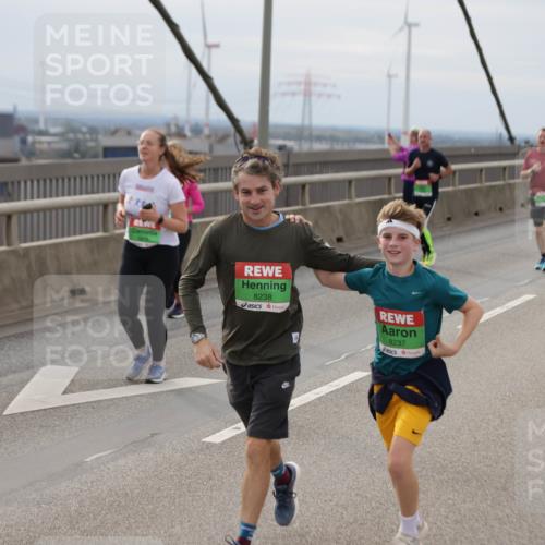 03.10.2025 - Köhlbrandbrückenlauf Jannik Wohlers http://msf.ph/oto/9151032 03.10.2025 15:57:10 Position 1 8238, 8237 meine-sportfotos.de