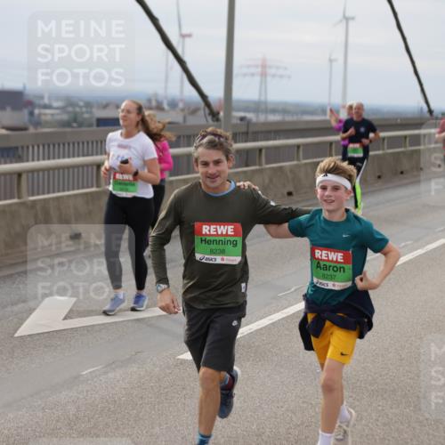 03.10.2025 - Köhlbrandbrückenlauf Jannik Wohlers http://msf.ph/oto/9151033 03.10.2025 15:57:10 Position 1 8238, 8237 meine-sportfotos.de