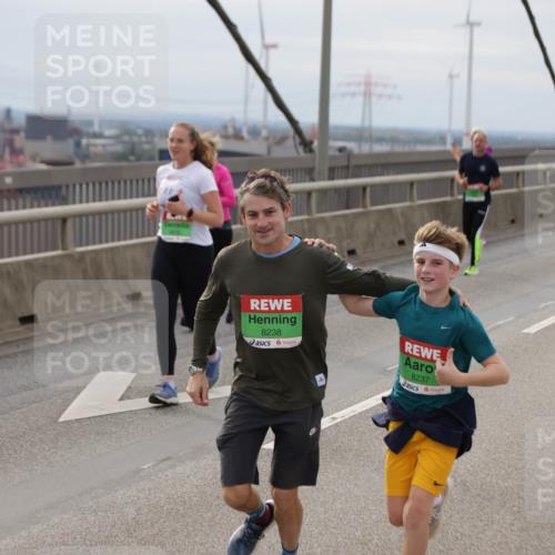 03.10.2025 - Köhlbrandbrückenlauf Jannik Wohlers http://msf.ph/oto/9151035 03.10.2025 15:57:10 Position 1 8238, 8237 meine-sportfotos.de