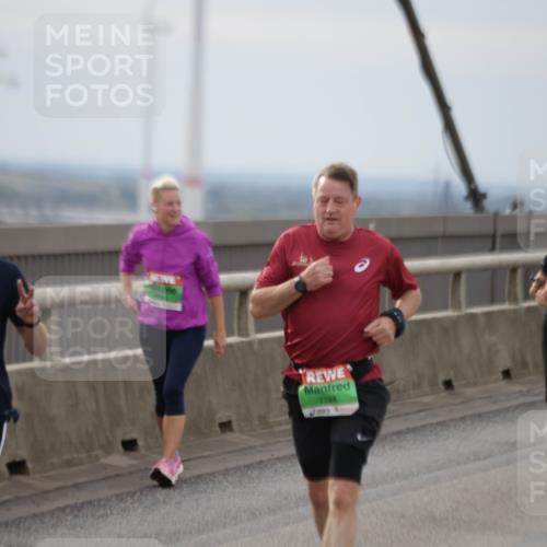 03.10.2025 - Köhlbrandbrückenlauf Jannik Wohlers http://msf.ph/oto/9151038 03.10.2025 15:57:11 Position 1 7608, 7784 meine-sportfotos.de