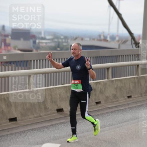 03.10.2025 - Köhlbrandbrückenlauf Jannik Wohlers http://msf.ph/oto/9151046 03.10.2025 15:57:13 Position 1 7608 meine-sportfotos.de