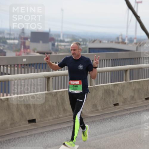 03.10.2025 - Köhlbrandbrückenlauf Jannik Wohlers http://msf.ph/oto/9151051 03.10.2025 15:57:13 Position 1 7608 meine-sportfotos.de