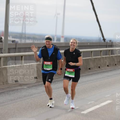 03.10.2025 - Köhlbrandbrückenlauf Jannik Wohlers http://msf.ph/oto/9151090 03.10.2025 15:57:20 Position 1 8914, 8917 meine-sportfotos.de