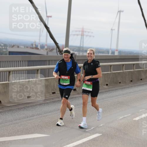 03.10.2025 - Köhlbrandbrückenlauf Jannik Wohlers http://msf.ph/oto/9151107 03.10.2025 15:57:21 Position 1 8914, 8917 meine-sportfotos.de