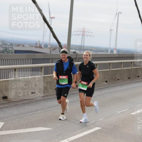 03.10.2025 - Köhlbrandbrückenlauf Jannik Wohlers http://msf.ph/oto/9151109 03.10.2025 15:57:21 Position 1 8914 meine-sportfotos.de